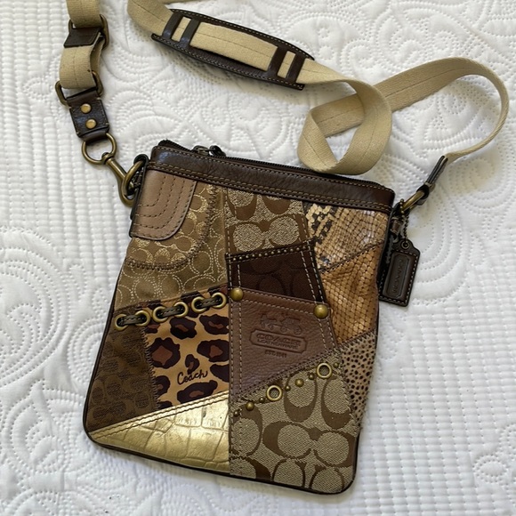 Coach Crossbody Handbag - Picture 1 of 13